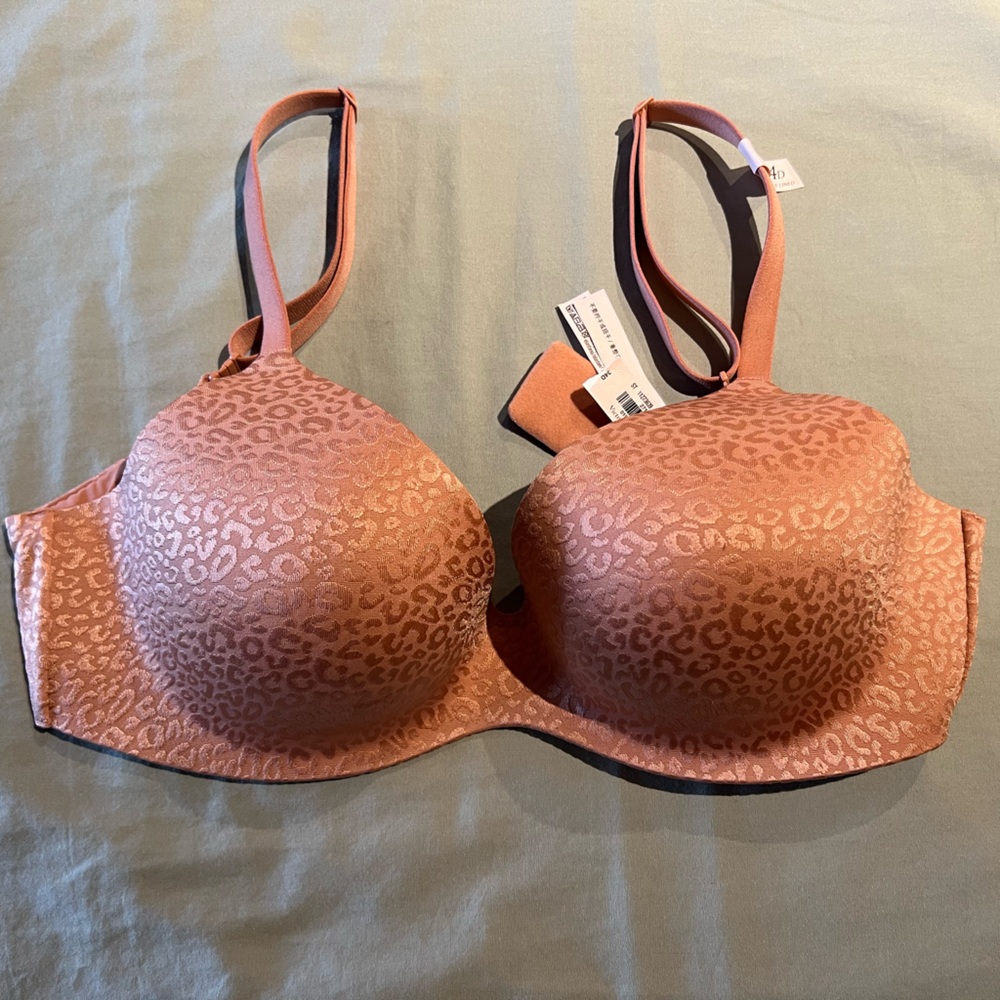 BODY BY VICTORIA FlexFactor Lightly Lined Plunge Demi Bra